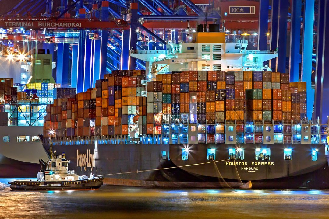 In vista dell’IMO 2020 Sulphur Cap anche Hapag-Lloyd annuncia un meccanismo di aggiustamento delle tariffe legato al costo del bunker.