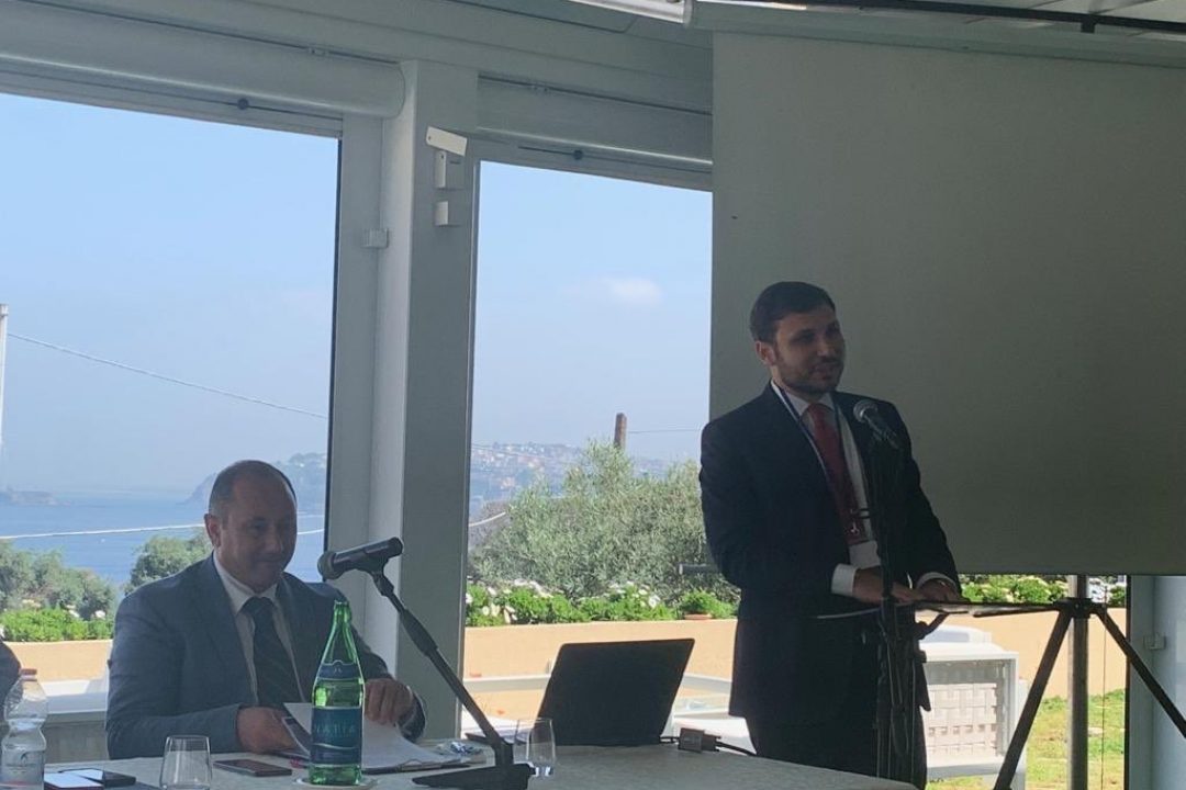 Il consigliere di Assarmatori, Vincenzo Romeo, interviene al convegno Alamari