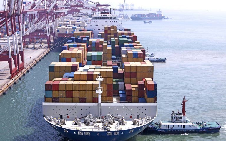 Covid-19, restrictions and quarantine. Ships no longer embark, it is an alarm for goods. The article in Il Tempo