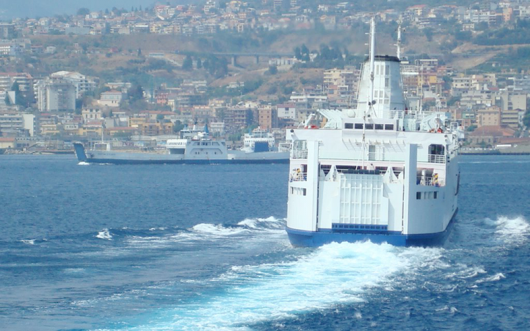Covid-19. Assarmatori: starts the countdown for the total blockage of ferry connections