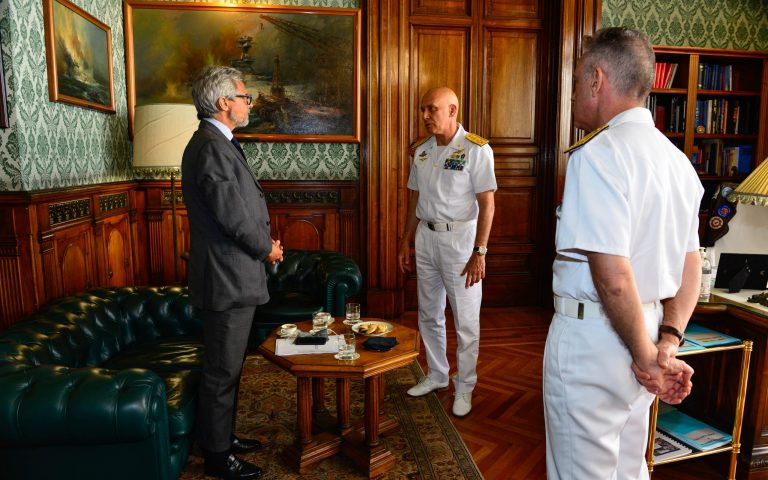 Piracy and migratory flows, a working table has opened between the Navy and Assarmatori
