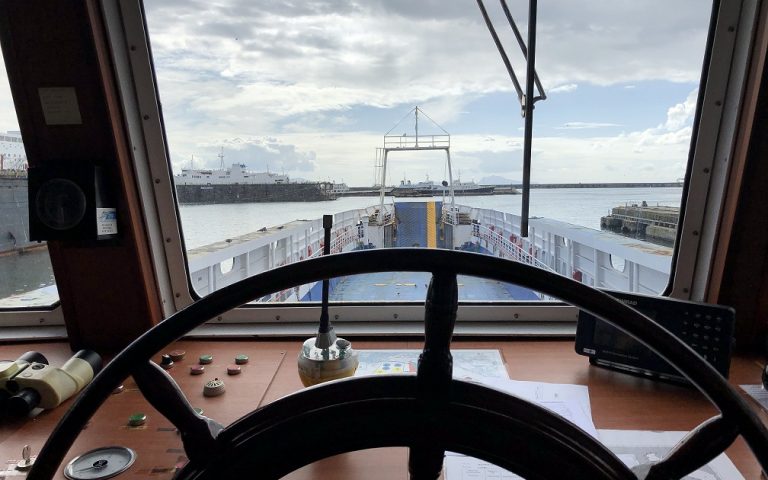 Assarmatori: “Minister De Micheli turns on the lighthouse first on cruises and ferries”