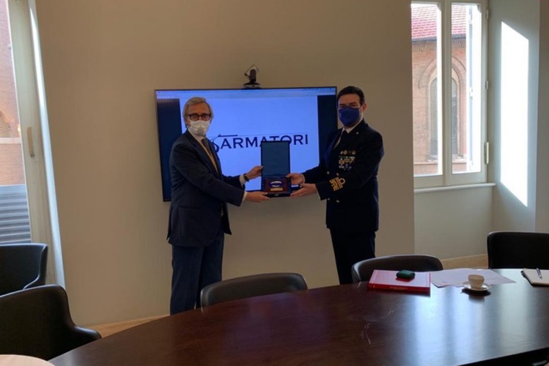 Il presidente di Assarmatori Stefano Messina incontra il Contrammiraglio Fabio Agostini