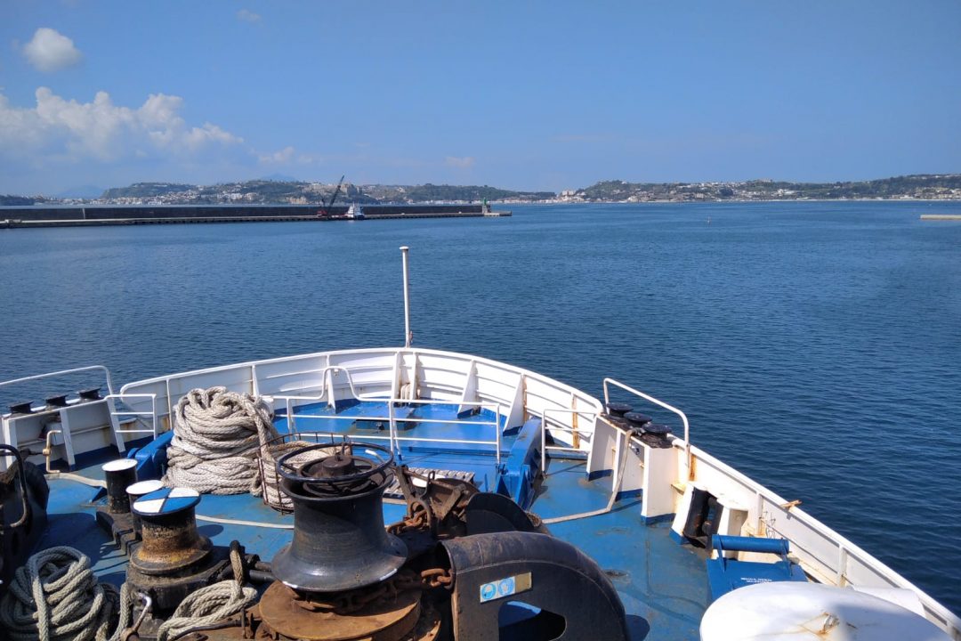 Traghetti: 50mila euro in più al giorno per fare un singolo viaggio in Sardegna. Assarmatori interviene sull’escalation nei prezzi del carburante per le navi