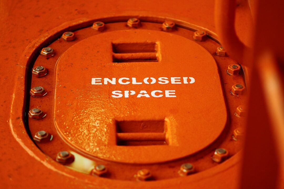 Confined spaces in the maritime-port area. A seminar promoted by Inail Campania and Assarmatori