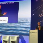 Transizione energetica, Messina all’Assarmatori Annual Meeting 2024 indica la rotta: “Il carburante su cui puntare è il GNL, il Governo ci segua. Sprint sulla semplificazione per difendere la bandiera italiana”